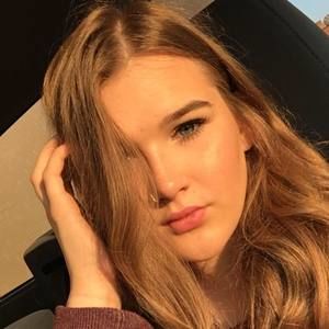 Meet your Posher, Cassie